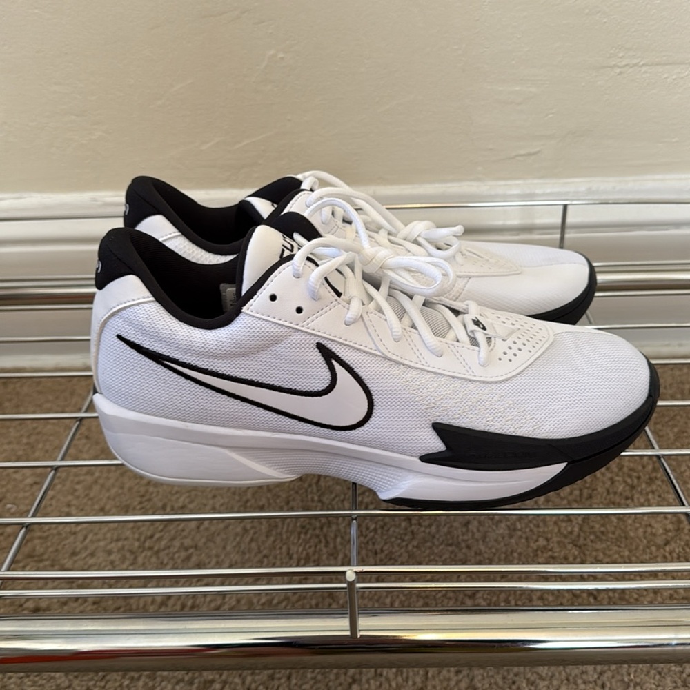 NIKE AIR ZOOM GT CUT ACADEMY — BRAND NEW NEVER WORN - Picture 2 of 9